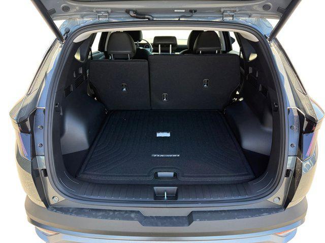 new 2025 Hyundai TUCSON Hybrid car, priced at $38,060