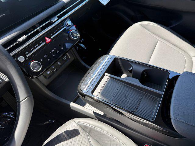 new 2025 Hyundai TUCSON Hybrid car, priced at $38,060