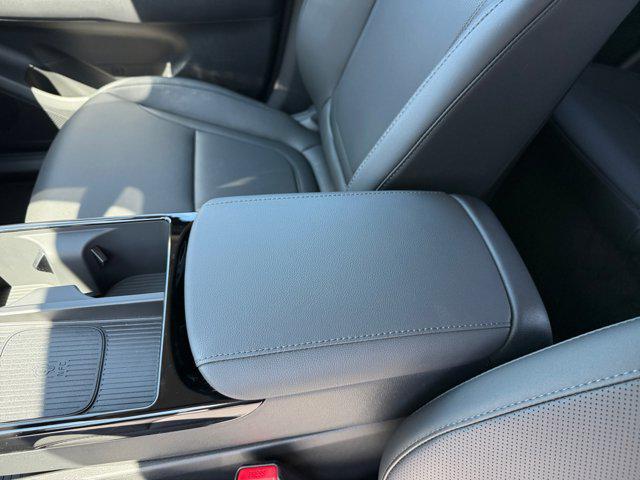 new 2025 Hyundai TUCSON Hybrid car, priced at $37,415