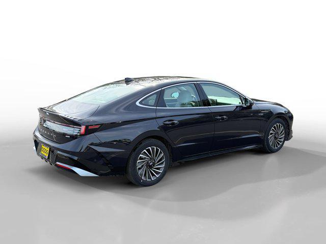 new 2025 Hyundai Sonata Hybrid car, priced at $39,160