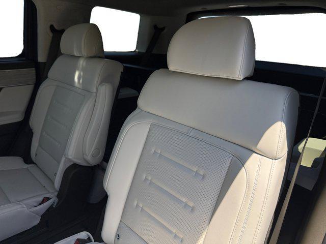 new 2025 Hyundai SANTA FE HEV car, priced at $50,180