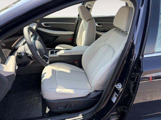 new 2025 Hyundai Sonata Hybrid car, priced at $39,178