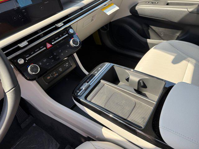 new 2025 Hyundai TUCSON Hybrid car, priced at $38,130