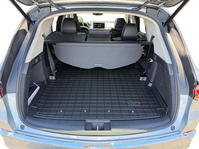 used 2025 Acura MDX car, priced at $50,899