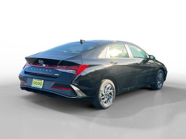 new 2025 Hyundai Elantra HEV car, priced at $26,240