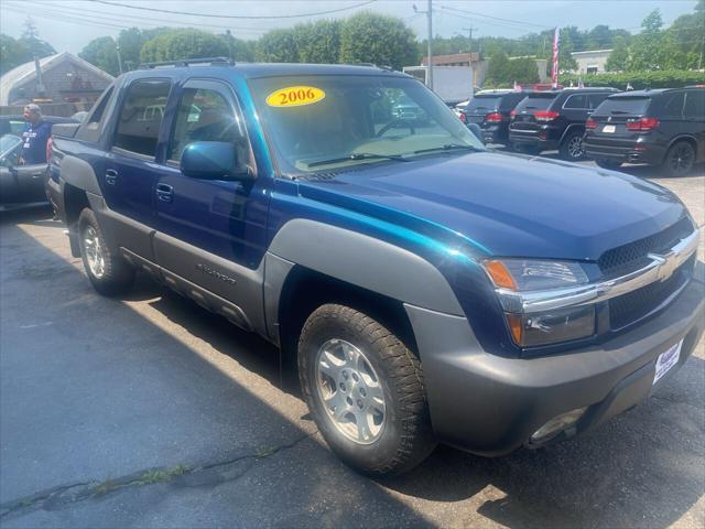 used 2006 Chevrolet Avalanche car, priced at $8,999