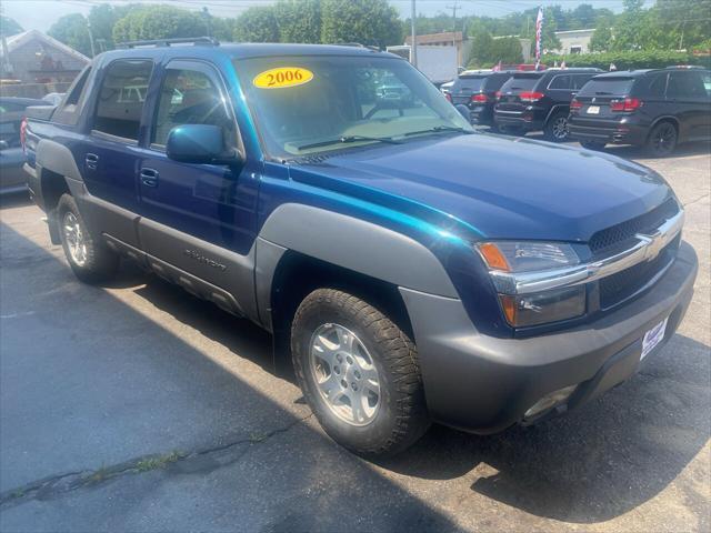 used 2006 Chevrolet Avalanche car, priced at $8,999