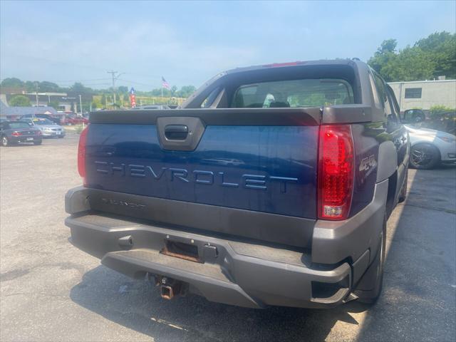 used 2006 Chevrolet Avalanche car, priced at $8,999