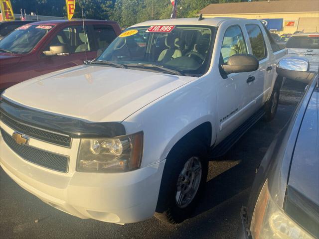 used 2007 Chevrolet Avalanche car, priced at $8,950