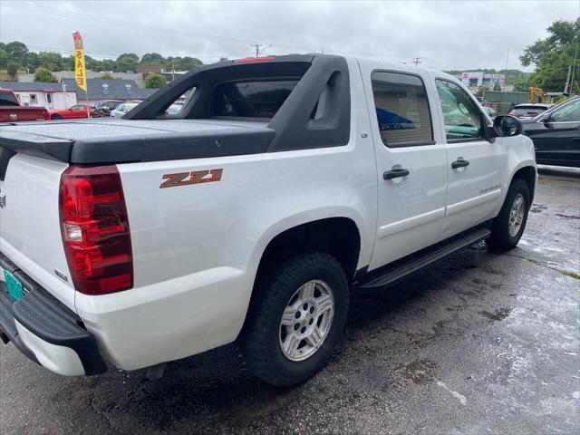 used 2007 Chevrolet Avalanche car, priced at $8,950