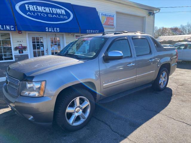 used 2009 Chevrolet Avalanche car, priced at $8,800