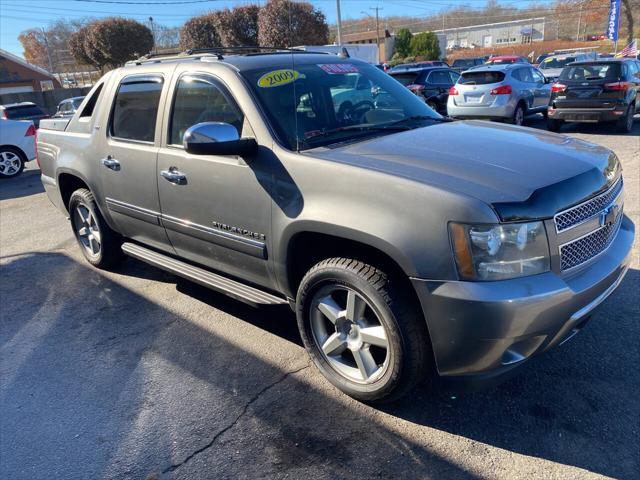 used 2009 Chevrolet Avalanche car, priced at $8,800