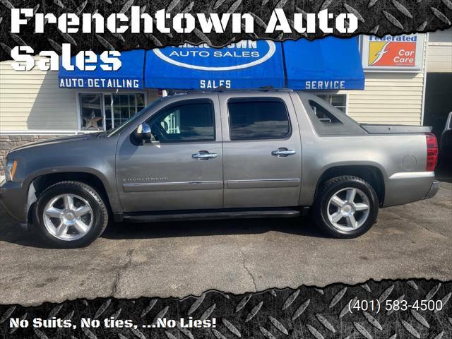 used 2009 Chevrolet Avalanche car, priced at $8,800