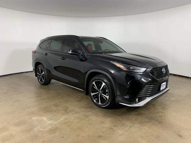 used 2022 Toyota Highlander car, priced at $31,603