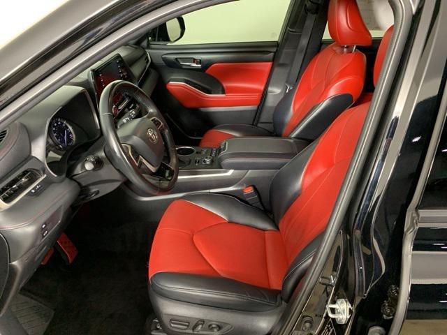 used 2022 Toyota Highlander car, priced at $31,603