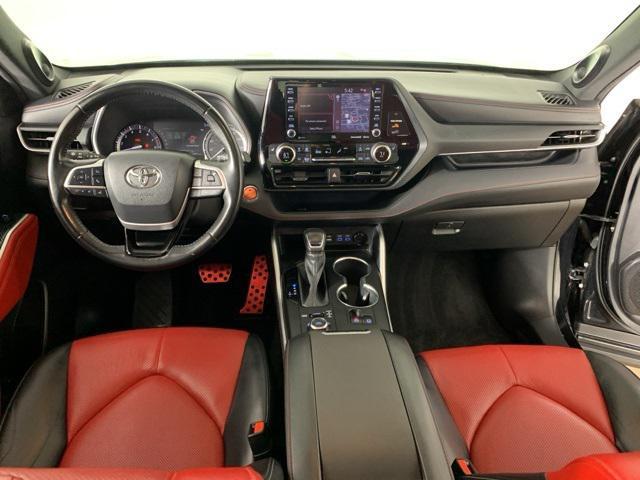 used 2022 Toyota Highlander car, priced at $31,603