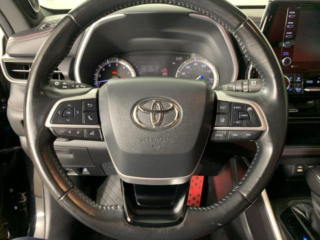 used 2022 Toyota Highlander car, priced at $31,603