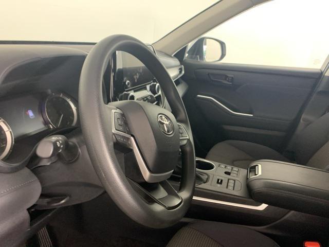 used 2023 Toyota Highlander car, priced at $40,000