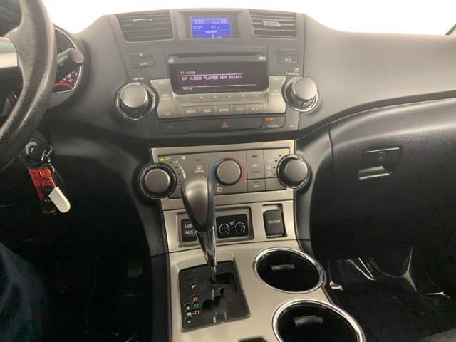 used 2012 Toyota Highlander car, priced at $10,999