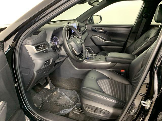 used 2024 Toyota Highlander car, priced at $39,832