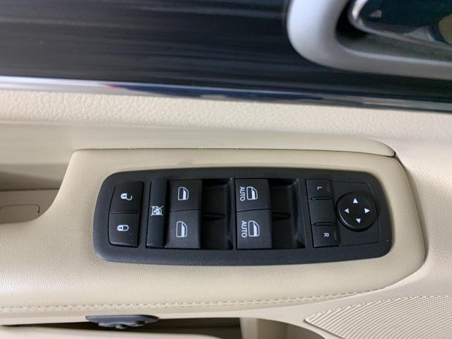 used 2021 Jeep Grand Cherokee car, priced at $22,199