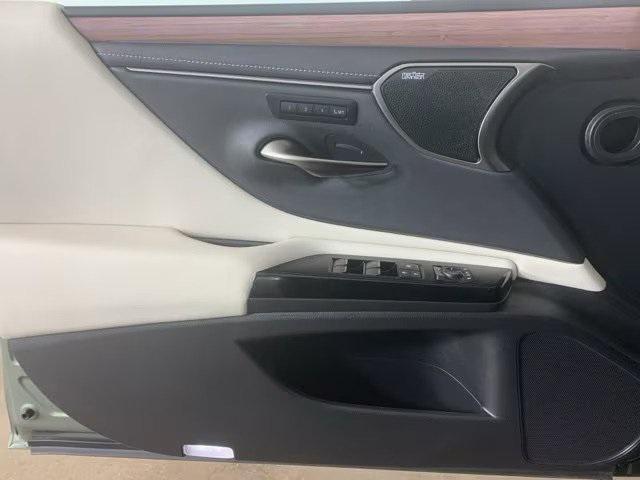 used 2025 Lexus ES 300h car, priced at $51,599
