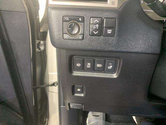 used 2022 Lexus GX 460 car, priced at $49,680