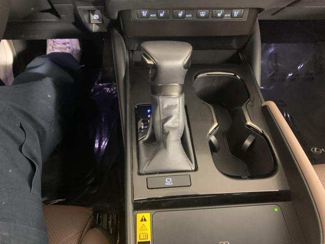 used 2025 Lexus ES 350 car, priced at $47,999