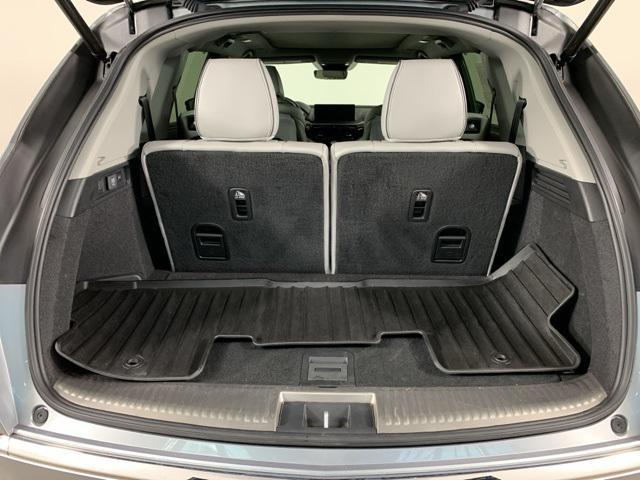 used 2025 Acura MDX car, priced at $53,699