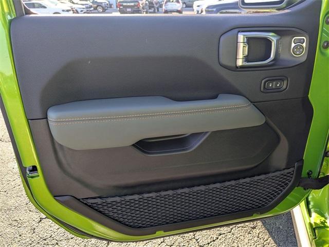 new 2025 Jeep Gladiator car, priced at $57,395