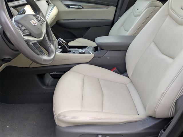 used 2022 Cadillac XT5 car, priced at $32,272