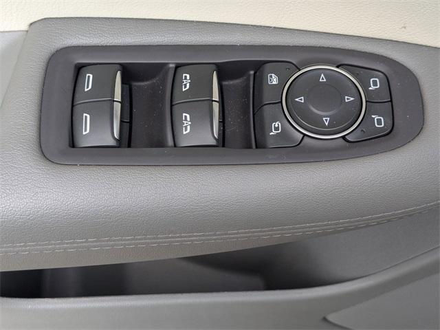 used 2022 Cadillac XT5 car, priced at $32,272