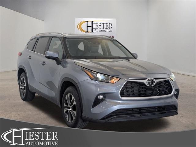 used 2023 Toyota Highlander car, priced at $33,999