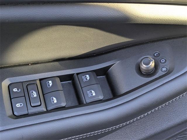 new 2025 Jeep Grand Cherokee car, priced at $38,920