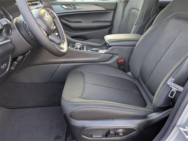 new 2025 Jeep Grand Cherokee car, priced at $38,920