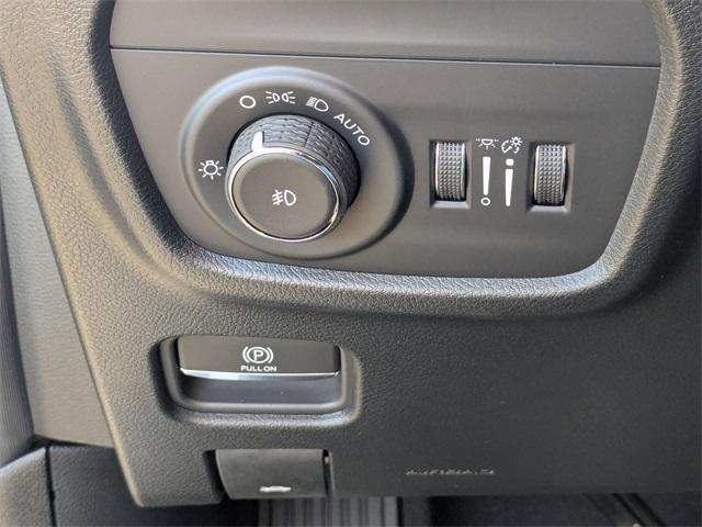 new 2025 Jeep Grand Cherokee car, priced at $59,985