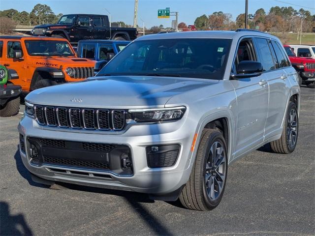 new 2025 Jeep Grand Cherokee car, priced at $59,985