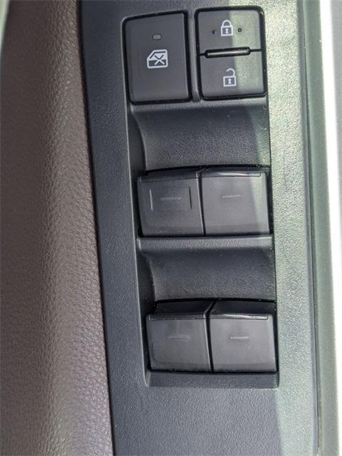 used 2022 Toyota Highlander car, priced at $32,192