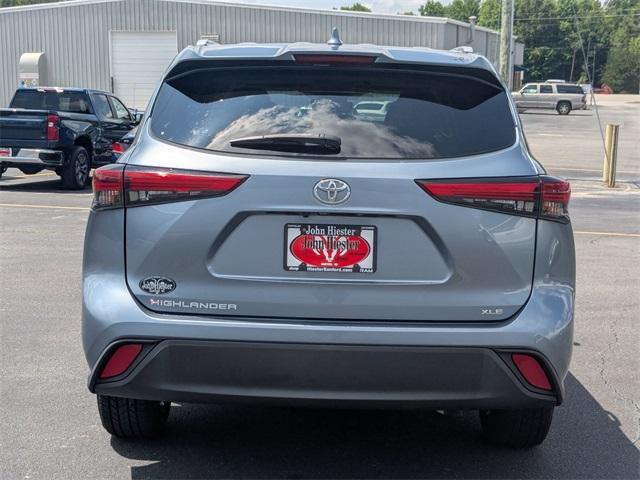 used 2022 Toyota Highlander car, priced at $32,192