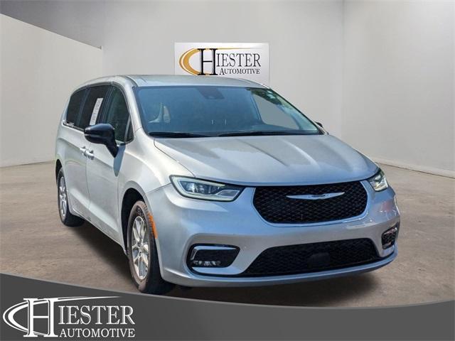 used 2024 Chrysler Pacifica car, priced at $29,947