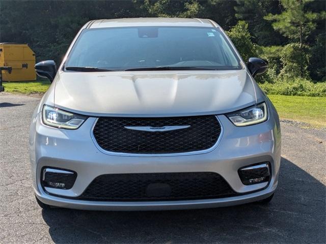 used 2024 Chrysler Pacifica car, priced at $29,947