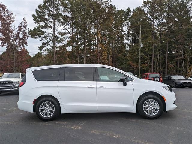 new 2025 Chrysler Voyager car