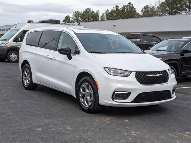 new 2024 Chrysler Pacifica car, priced at $48,375