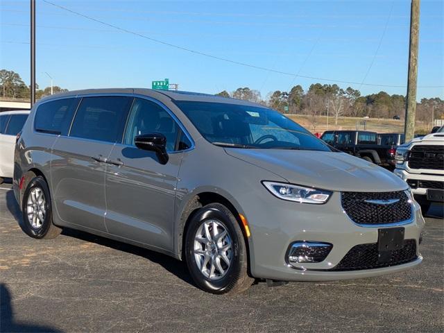 new 2025 Chrysler Pacifica car