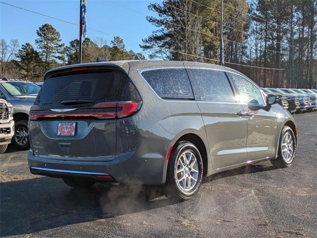 new 2025 Chrysler Pacifica car