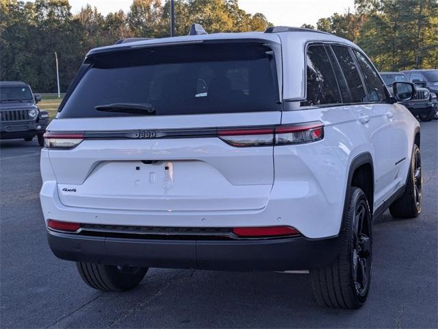 new 2025 Jeep Grand Cherokee car, priced at $43,030
