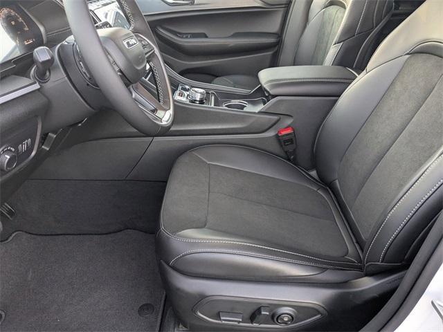 new 2025 Jeep Grand Cherokee car, priced at $43,030