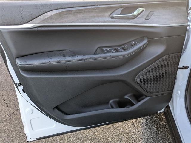 new 2025 Jeep Grand Cherokee L car, priced at $47,250