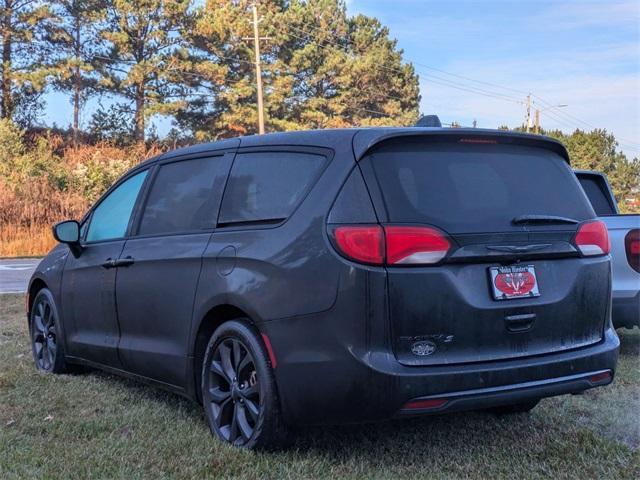 used 2020 Chrysler Pacifica car, priced at $18,286