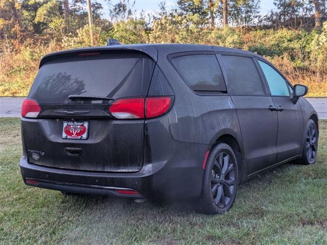 used 2020 Chrysler Pacifica car, priced at $18,286